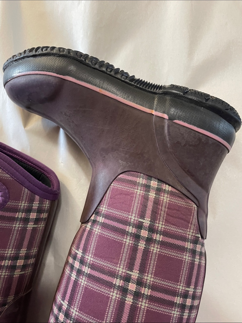 Bogs Youth Purple And Plaid Winter Boots. Good Condition. Size 4. - Picture 5 of 10